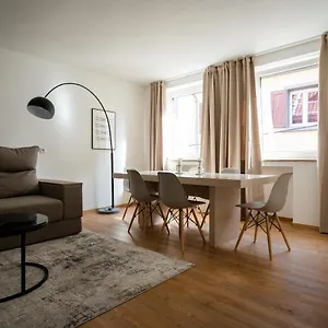 Old Town 2 Rooms/baths Düsseldorf